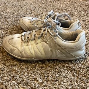 VARSITY TRADITIONS CHEER SHOES